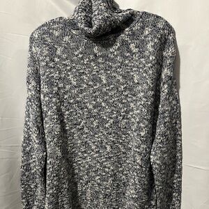 American Living Women’s Blue and White Knit Sweater